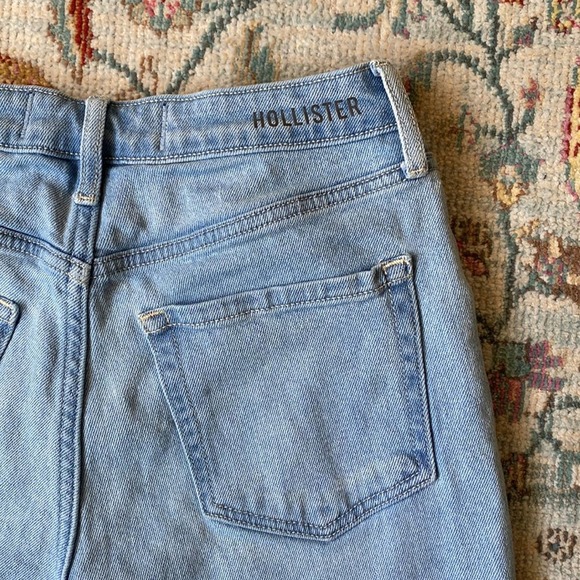 Hollister | Ultra High Rise Medium Wash Doodle Mom Jeans Size 3R - Picture 9 of 13